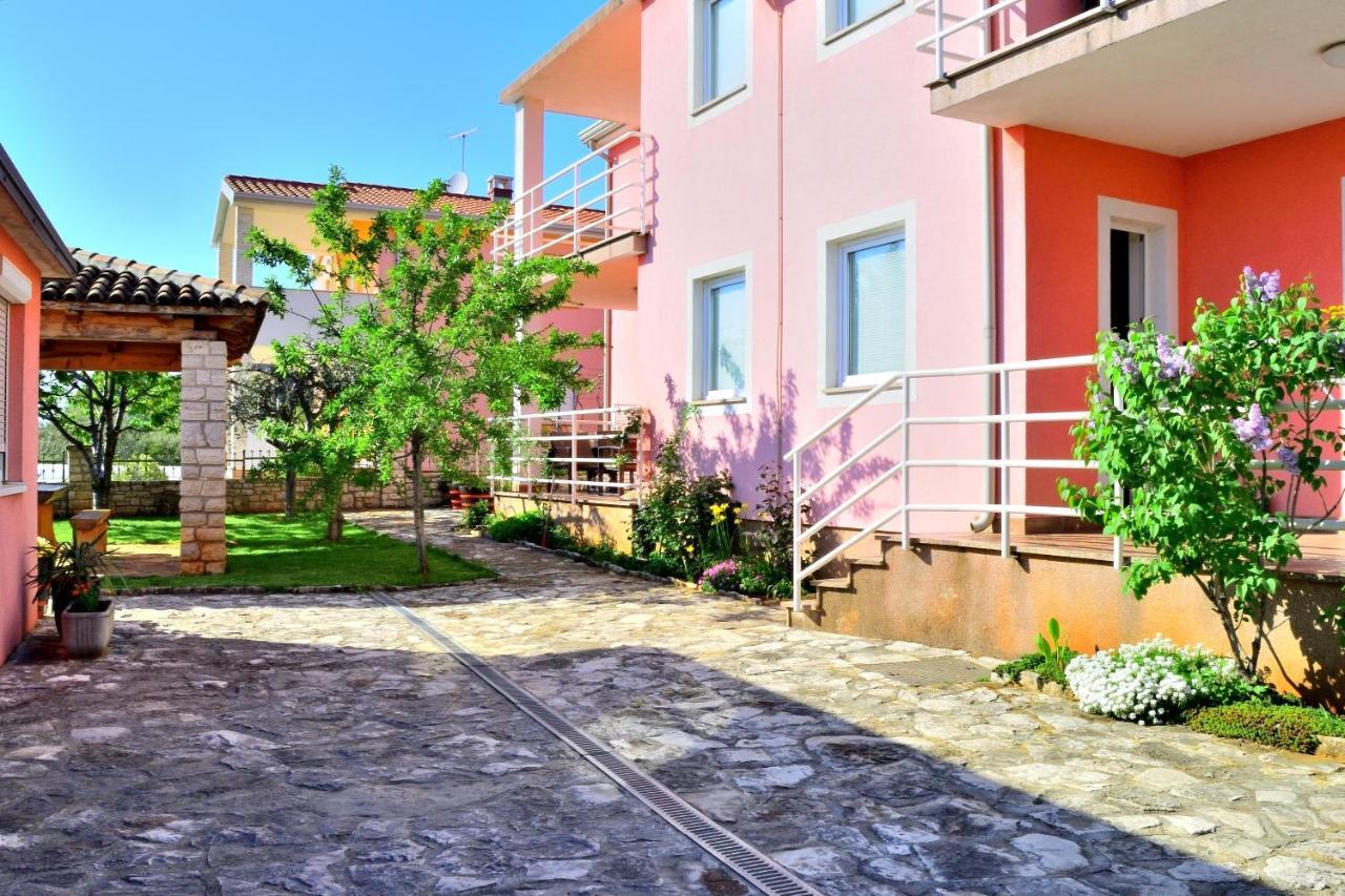 Apartment Domus Lauri ウマグ エクステリア 写真