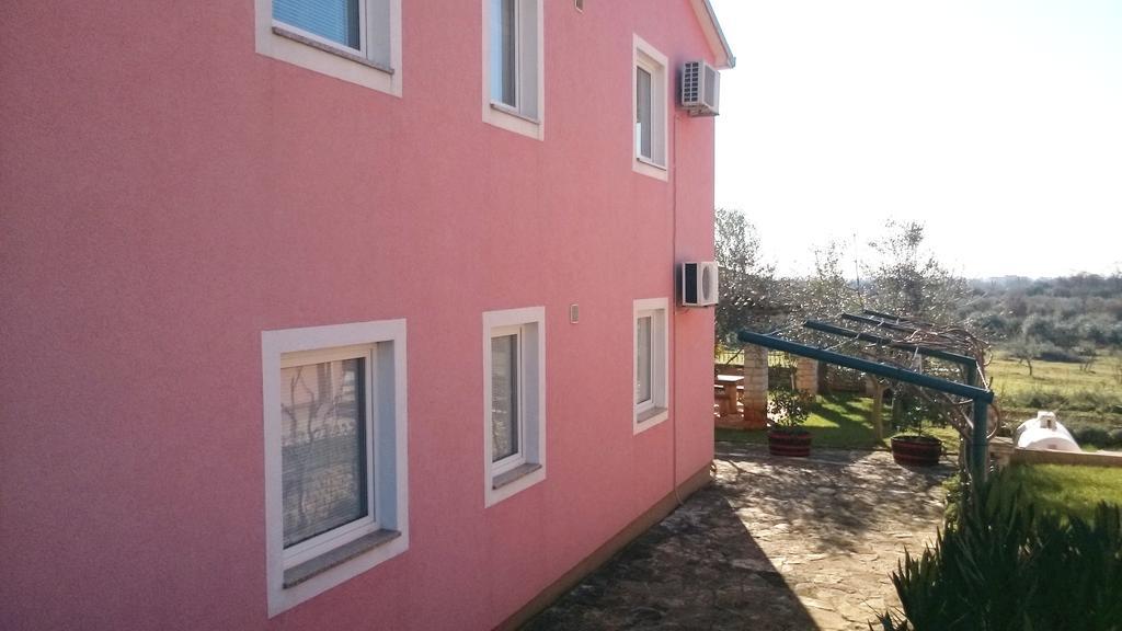 Apartment Domus Lauri ウマグ 部屋 写真